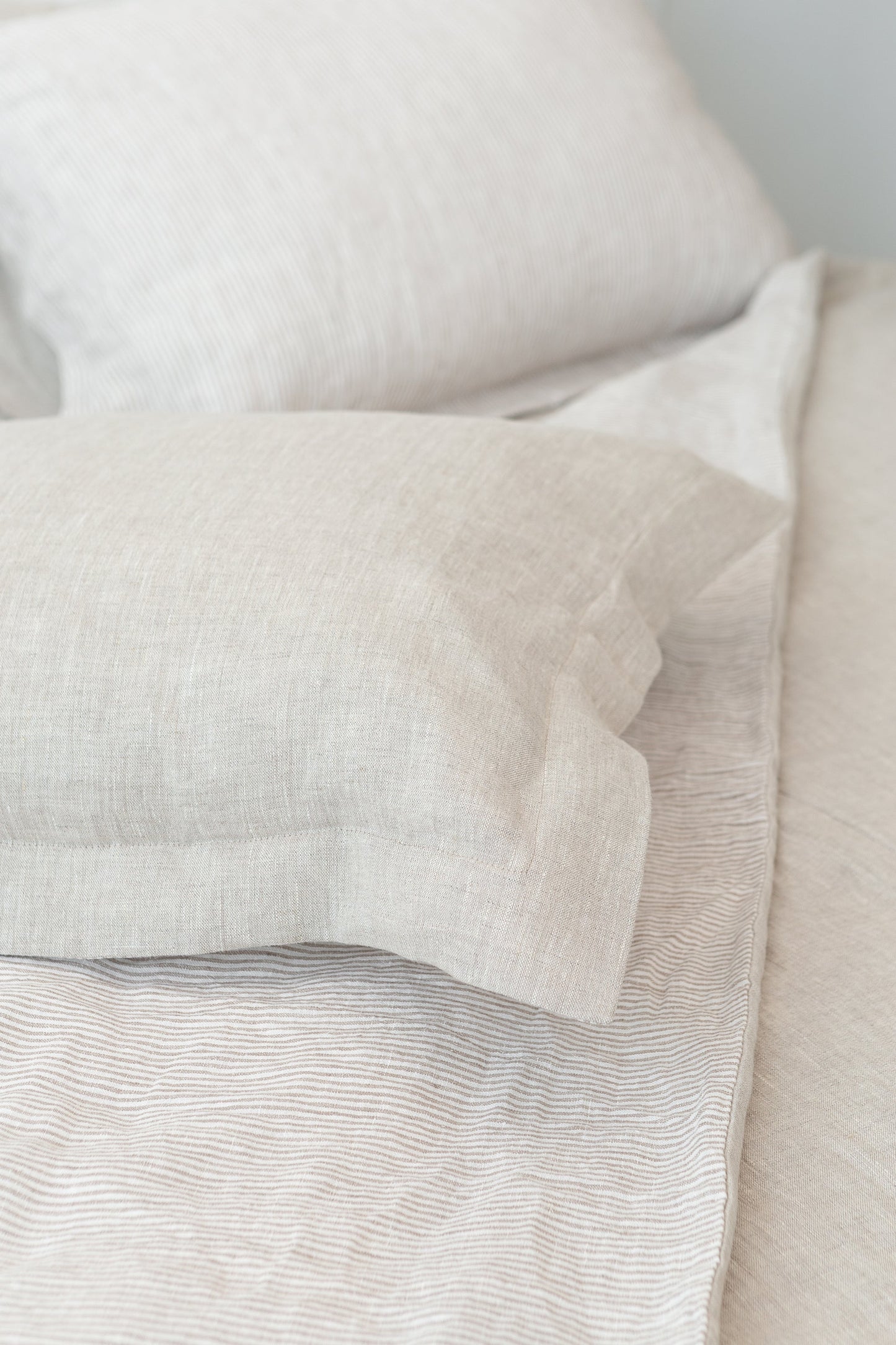 Sängkläder i Linne – Natural/Randig Beige (Vändbar)