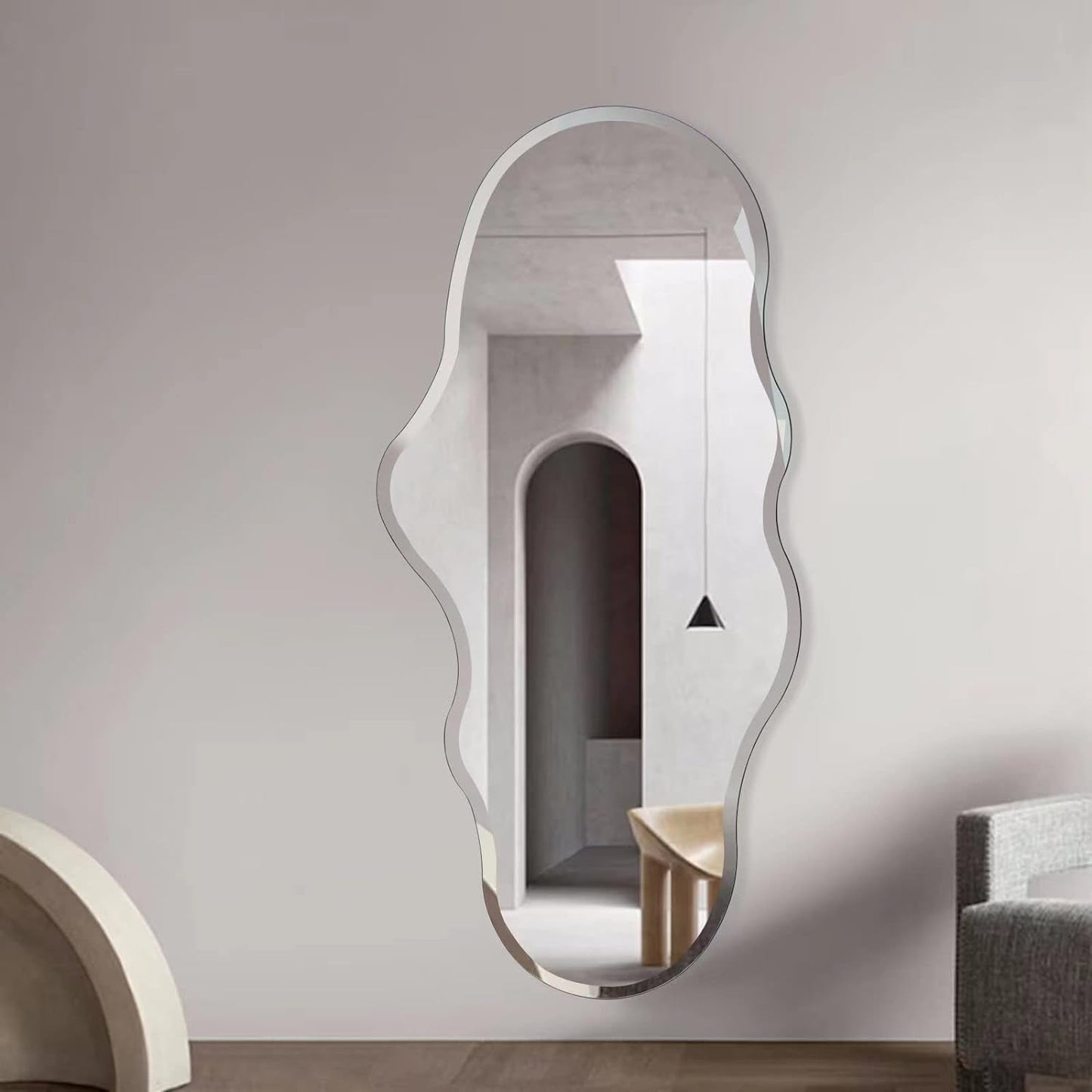 Asymmetrisk Spegel Ramlös – 50x85cm